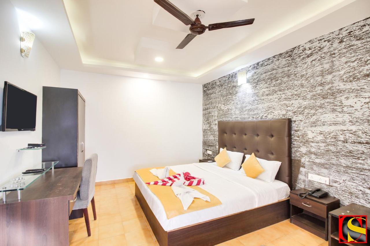 Candolim Sands Exterior photo