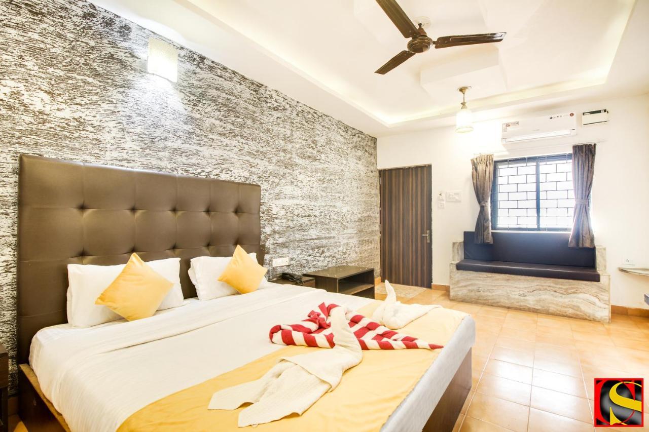 Candolim Sands Exterior photo