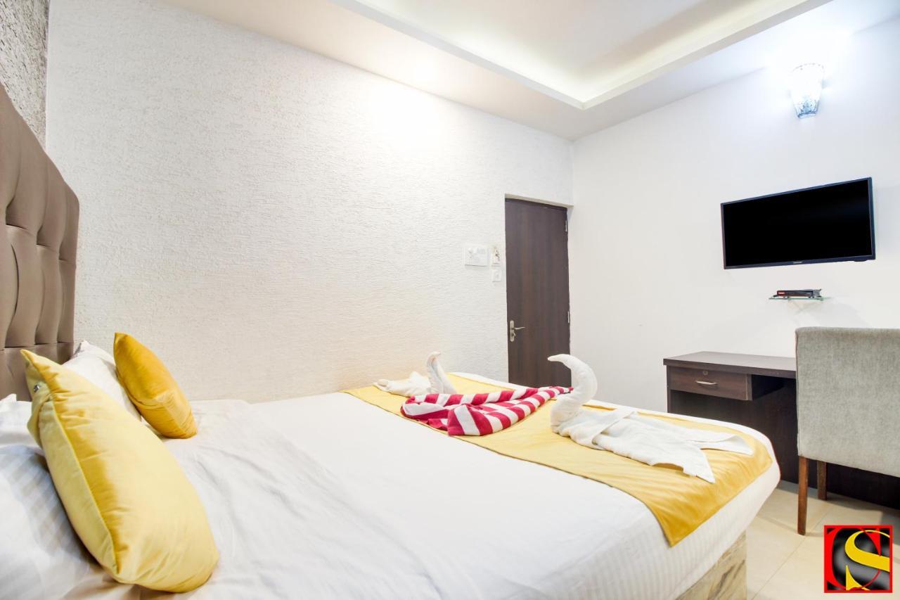 Candolim Sands Exterior photo