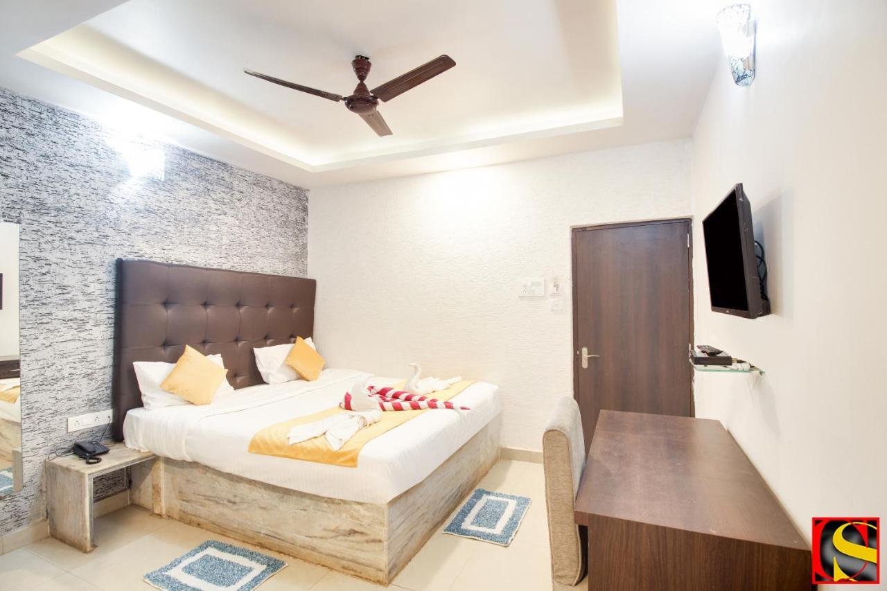 Candolim Sands Exterior photo