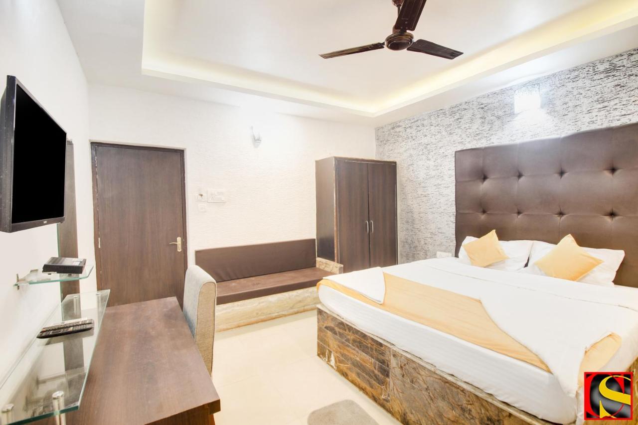 Candolim Sands Exterior photo