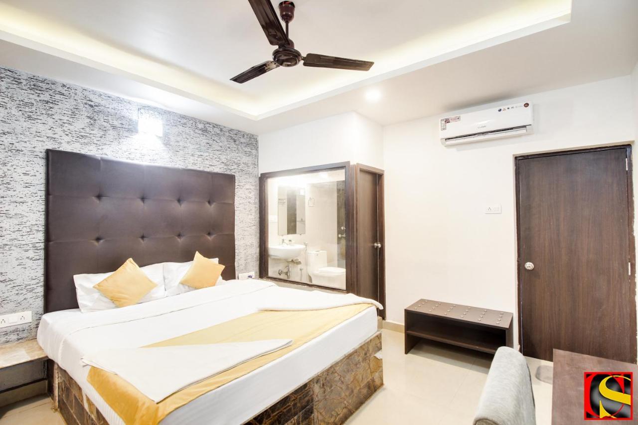 Candolim Sands Exterior photo