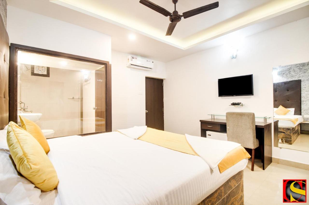 Candolim Sands Exterior photo