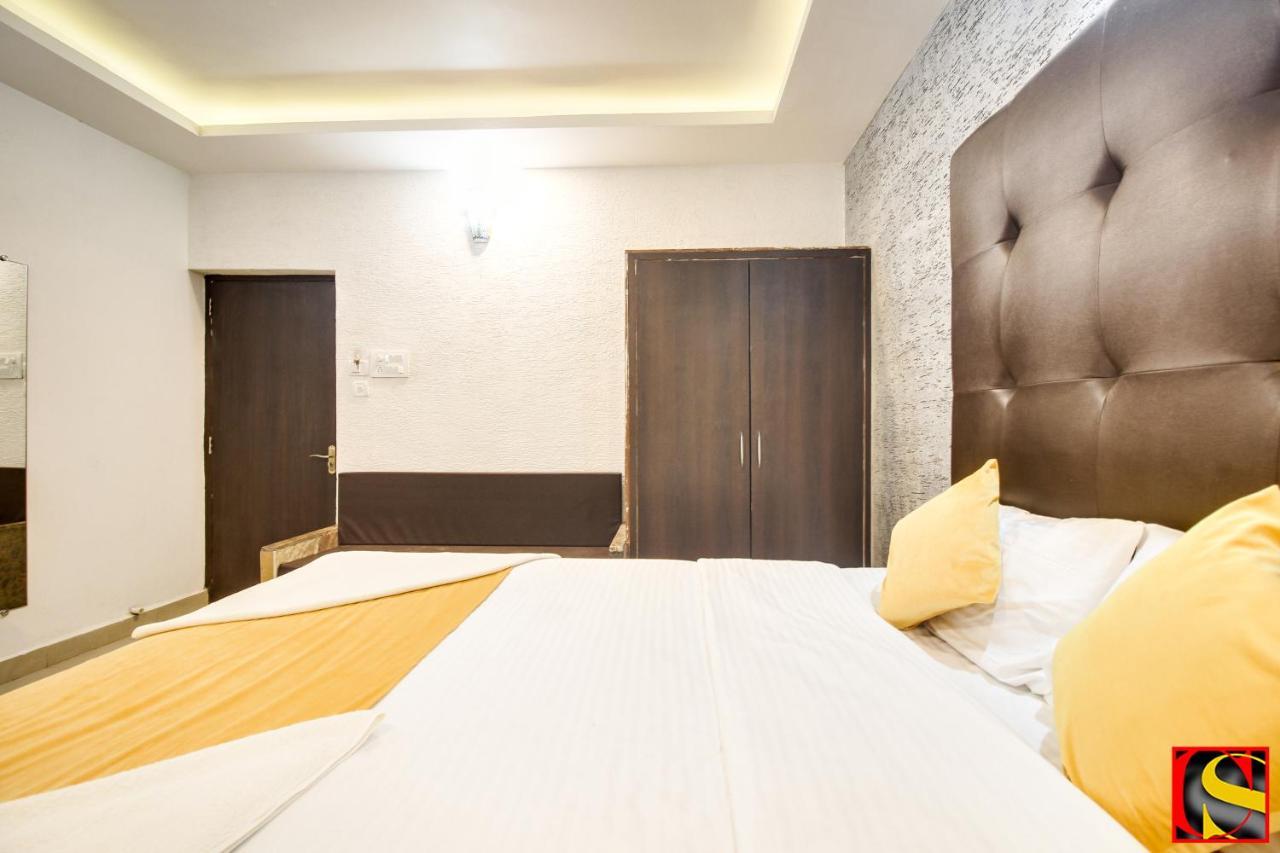Candolim Sands Exterior photo