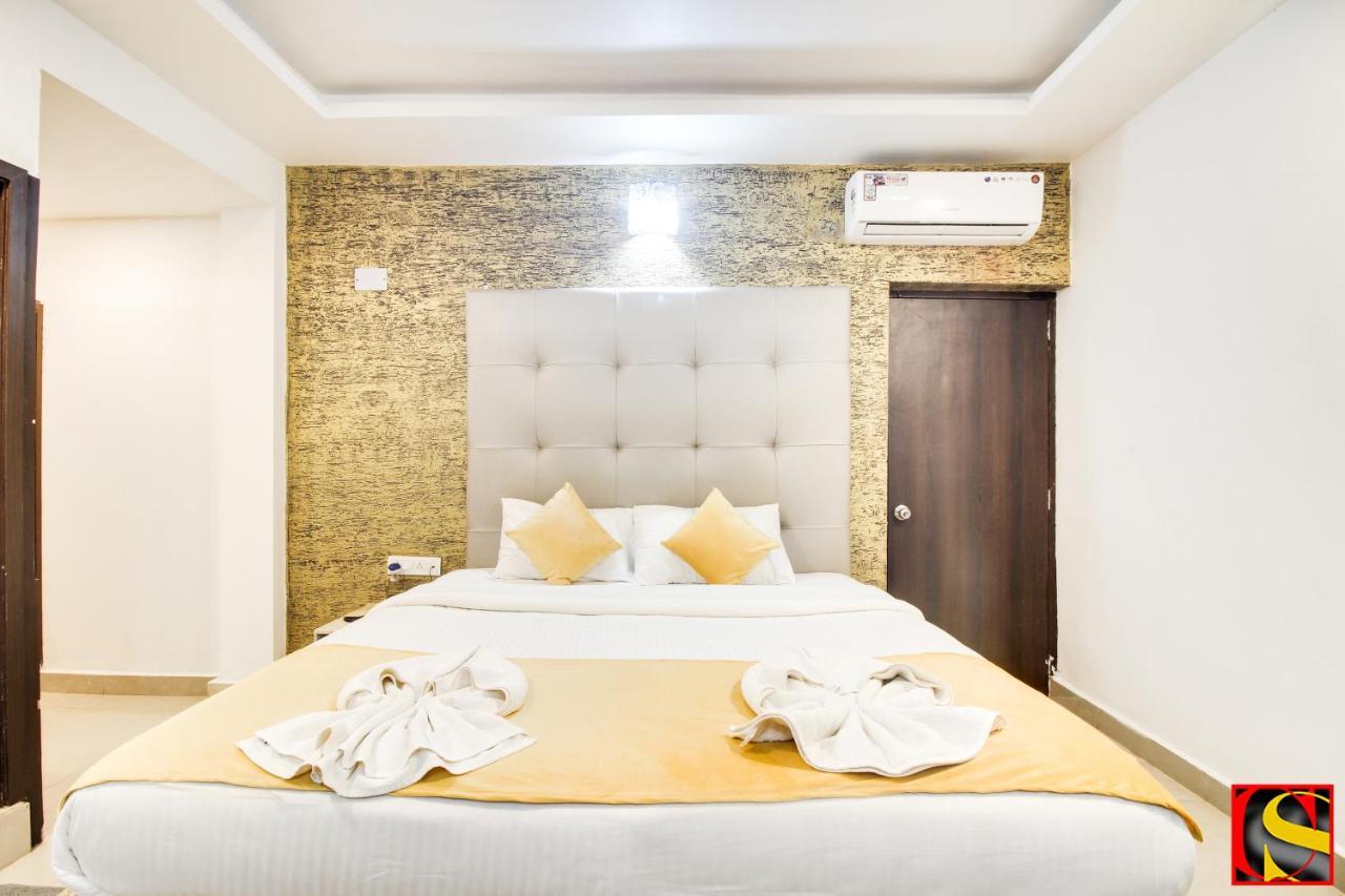 Candolim Sands Exterior photo