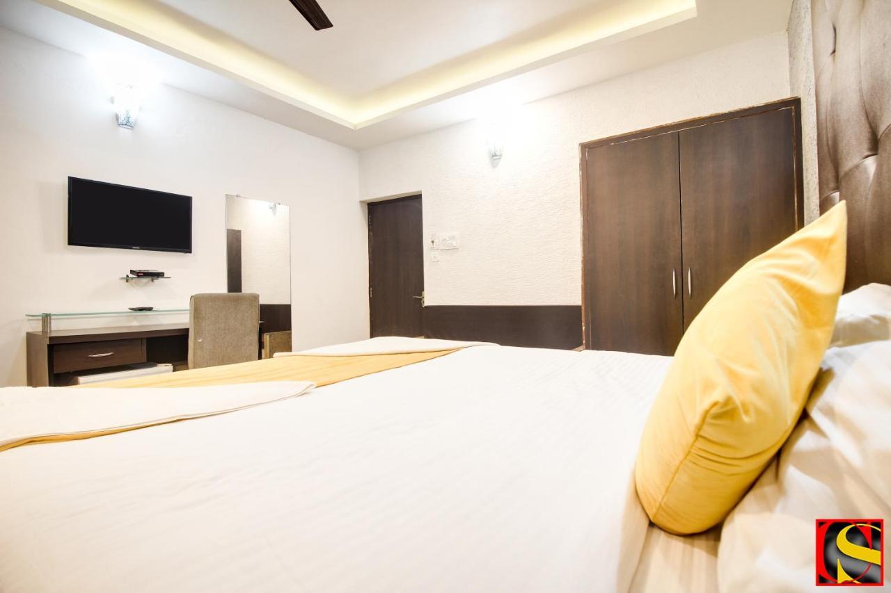 Candolim Sands Exterior photo